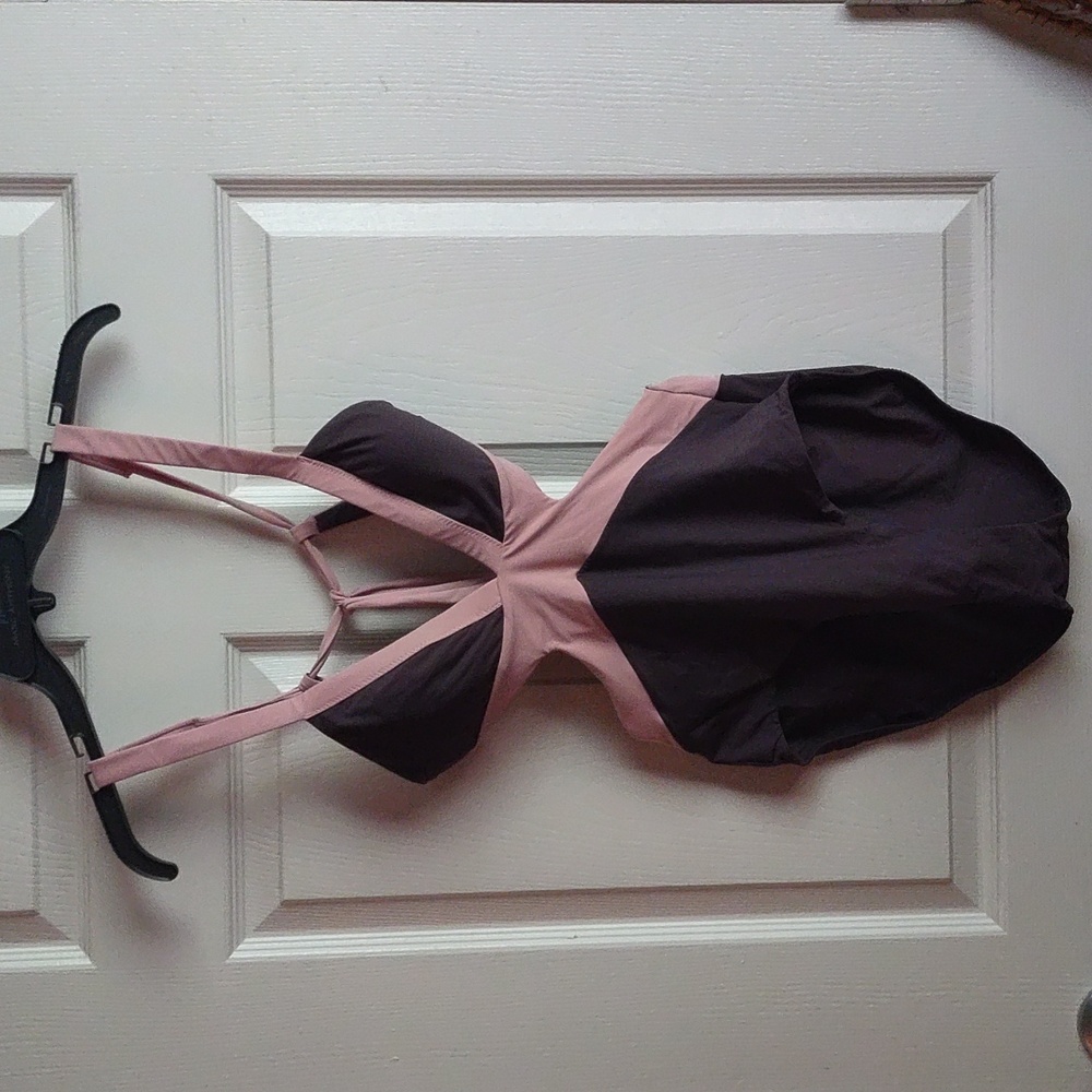 Two tone one piece swim suit